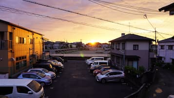 Casa econômica, em dormitório misto | Terraço/pátio