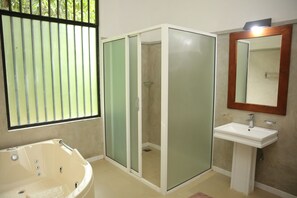 패  밀리 쿼드룸 | 욕실 | 샤워 시설, 타월