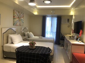 Bàn ủi/dụng cụ ủi quần áo