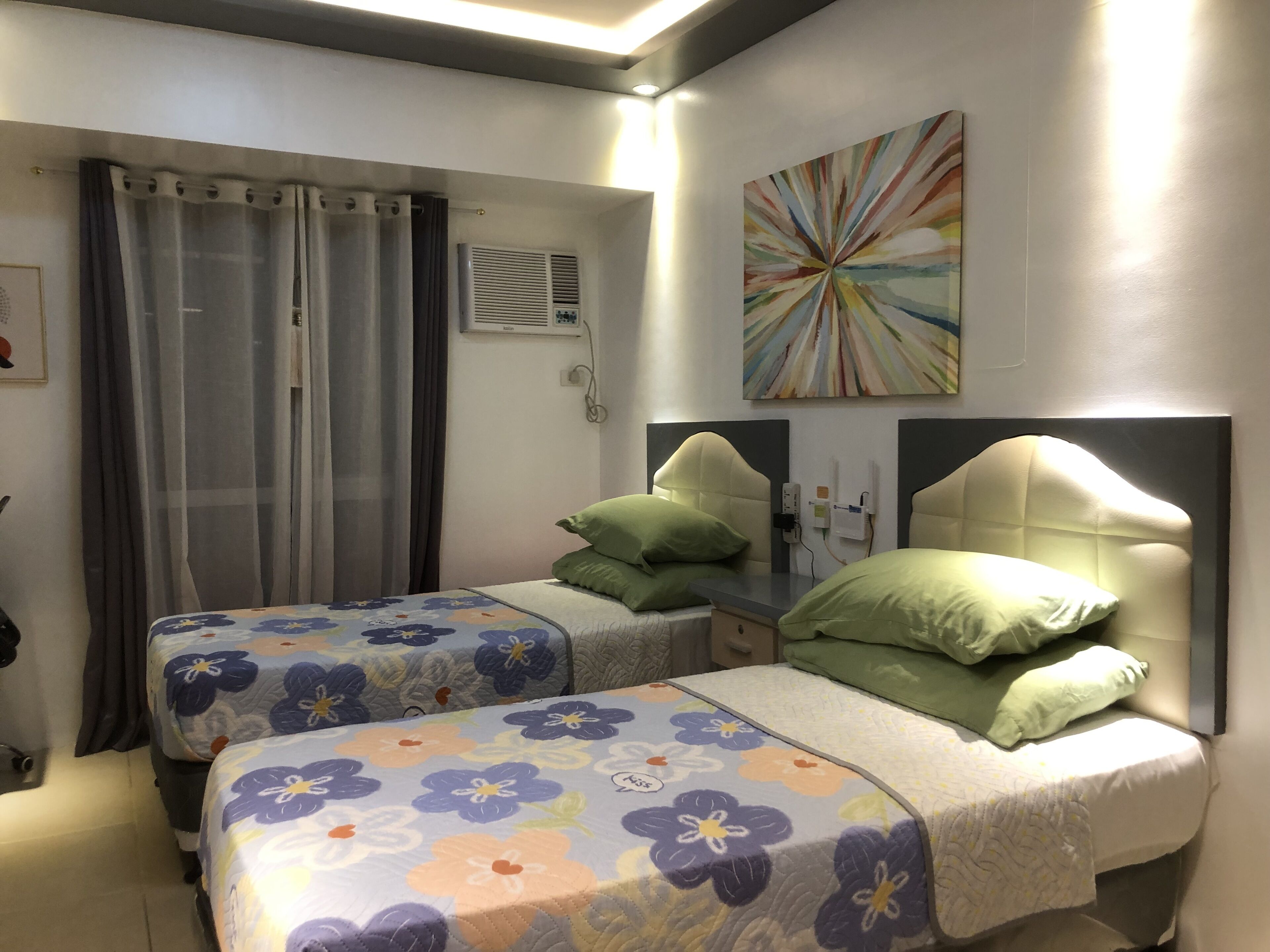 Deluxe Studio Suite, Multiple Beds, Pool Access, Tower
