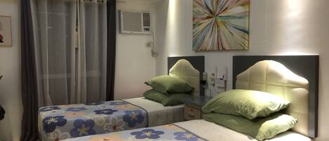 Deluxe Studio Suite, Multiple Beds, Pool Access, Tower
