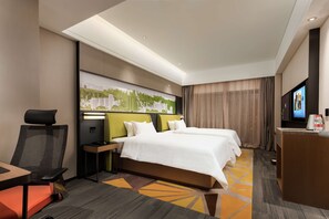 Minibar, in-room safe, blackout curtains, free WiFi - Hampton by Hilton Dalian Zhong Shan (Dalian)