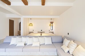 Superior Suite | Premium bedding, in-room safe, free WiFi, bed sheets - Grand Bleu Gamin (Miyakojima)