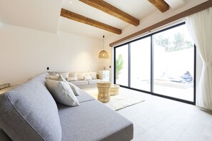 Superior Suite | Premium bedding, in-room safe, free WiFi, bed sheets