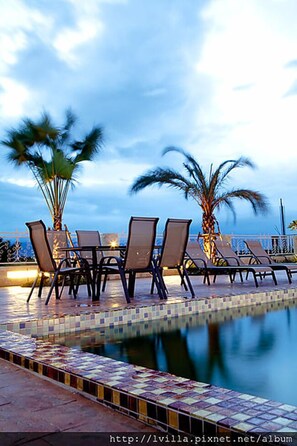 House (Mu Xia) | Private pool