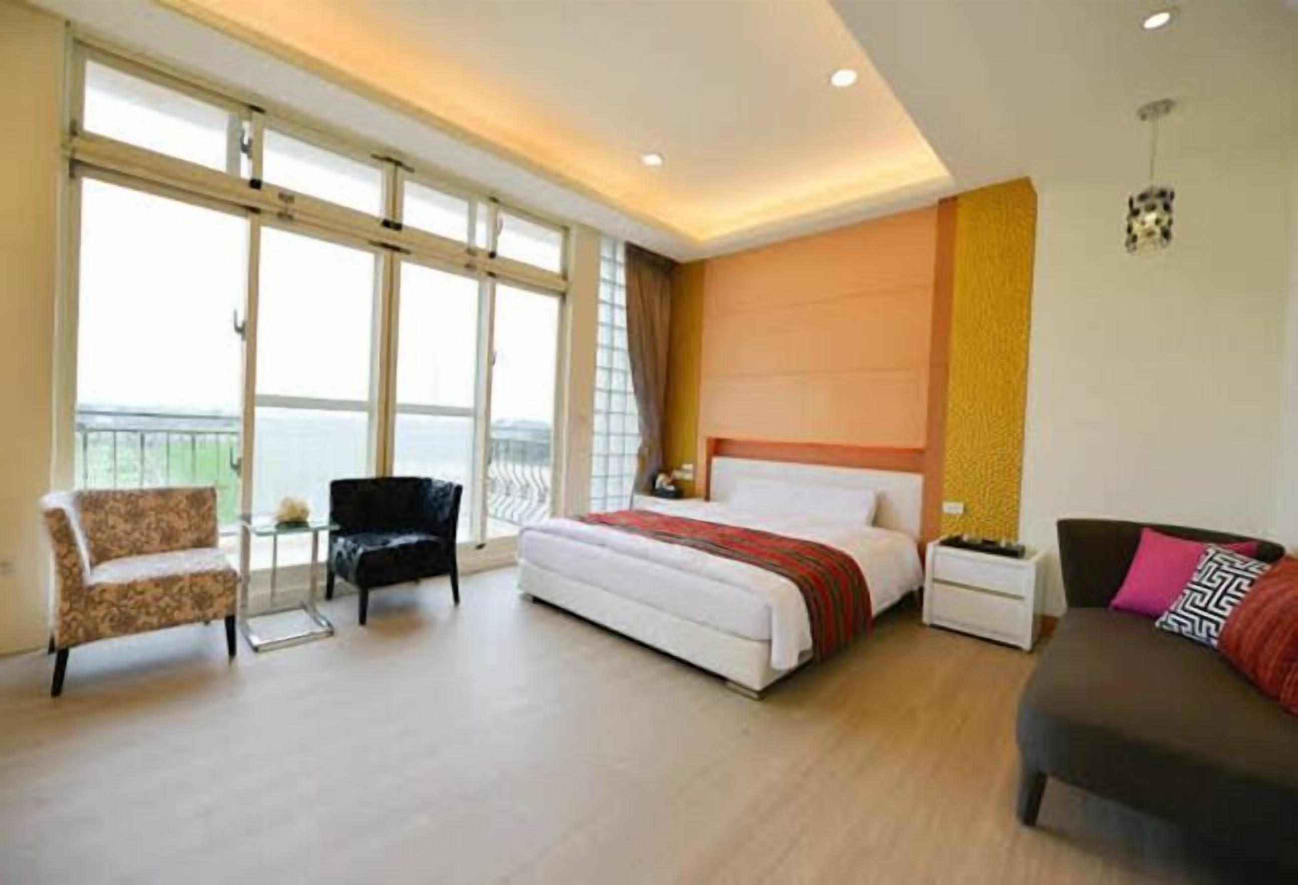 Desk, blackout curtains, free WiFi, bed sheets