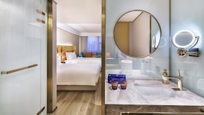 Ảnh chưa phân loại, 3 trong số 52 ảnh, nút