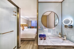 Superior-værelse med 2 enkeltsenge | Premium-sengetøj, dundyner, Select Comfort-senge, minibar