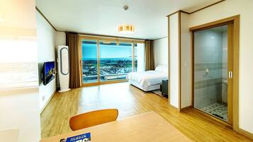 Deluxe Double | 2 bedrooms, individually decorated, free WiFi