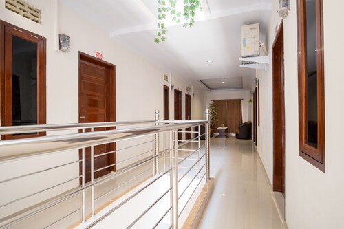 Super OYO 621 Vania Residence