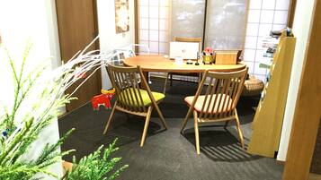 Área de estar no saguão