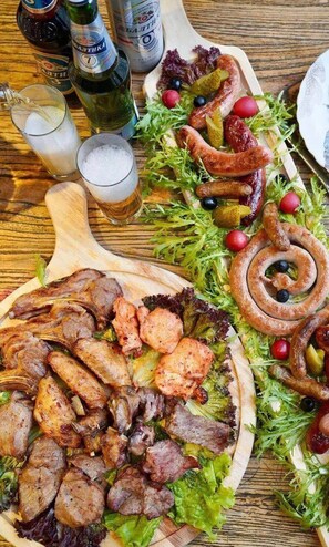 Alimentos y bebidas