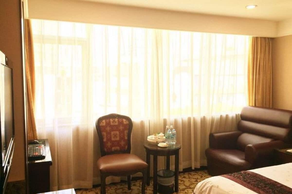 Deluxe Single Room | Minibar, in-room safe, free WiFi, bed sheets
