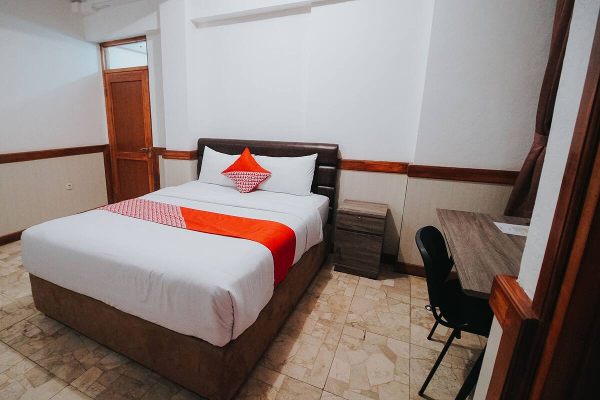 Deluxe Double Room | Desk, free WiFi, bed sheets