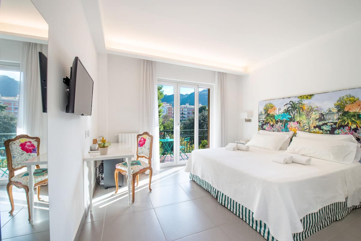 Deluxe Room, Balcony (103) | 1 bedroom, Egyptian cotton sheets, premium bedding, down duvets