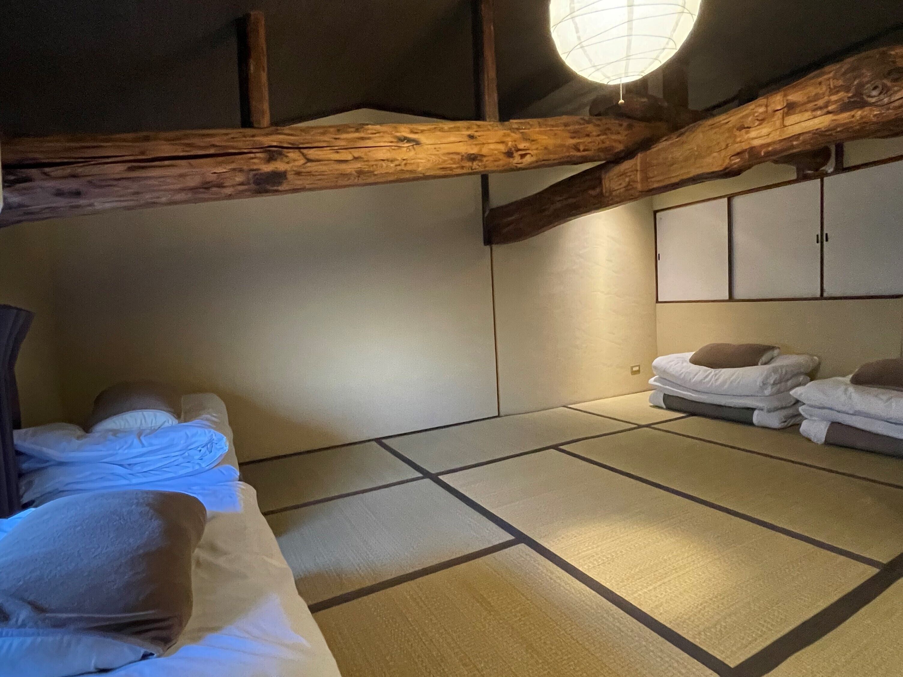 Private Vacation Home | 1 bedroom, desk, iron/ironing board, WiFi (free)