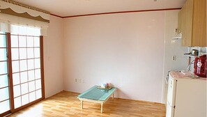 อพาร์ทเมนท์ (14 PY) | ห้องนั่งเล่น | ทีวี