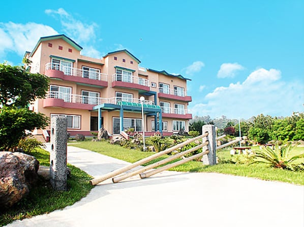 Front of property - Getbawi Pension Jeju (Seogwipo)