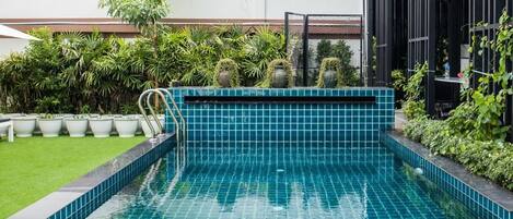 Outdoor pool, sun loungers