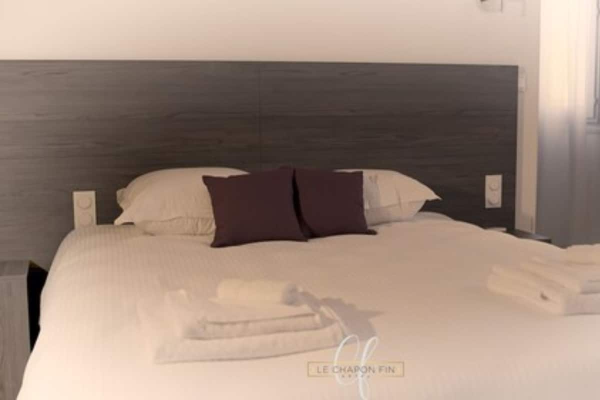 Premium bedding, memory-foam beds, in-room safe, desk