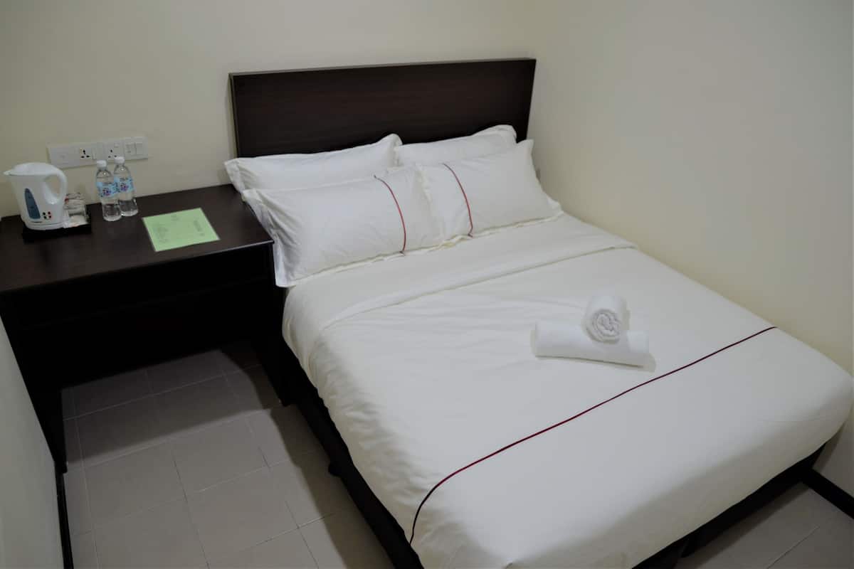 Superior-Doppelzimmer, ohne Fenster | Daunenbettdecken, Betten mit Memory-Foam-Matratzen