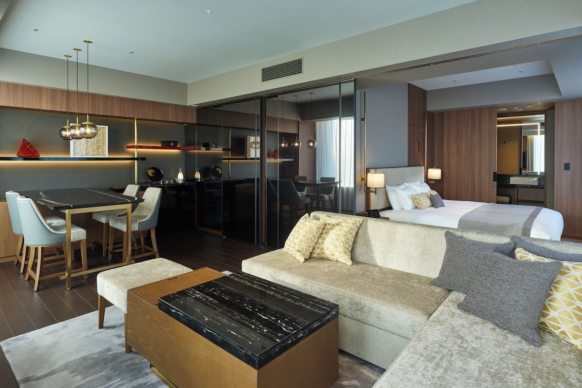Junior Suite , 1 bed King , Non Smoking