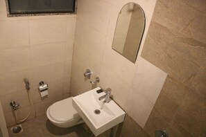 Superior Room | Bathroom