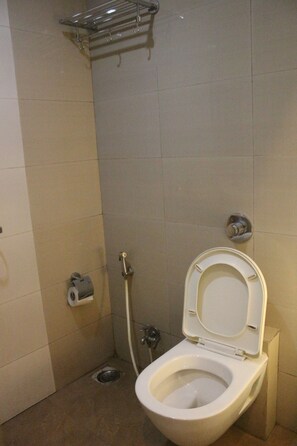 Deluxe Room | Bathroom - Hotel Bilal Palace (Mumbai)