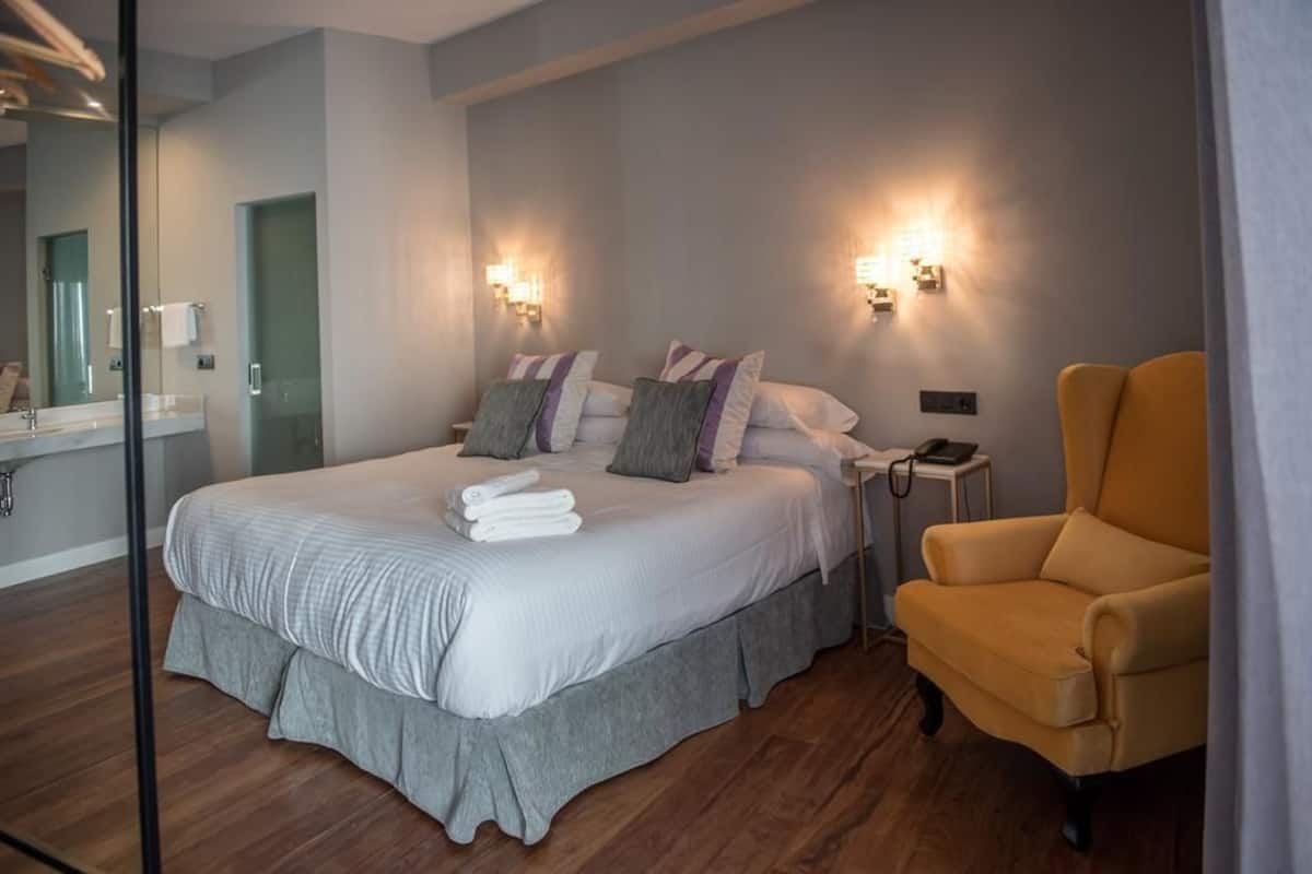 In-room safe, desk, iron/ironing board, free cots/infant beds