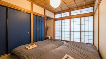 1 bedroom, desk, iron/ironing board, free WiFi