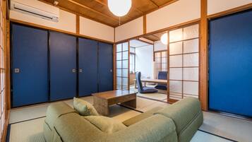 1 bedroom, desk, iron/ironing board, free WiFi