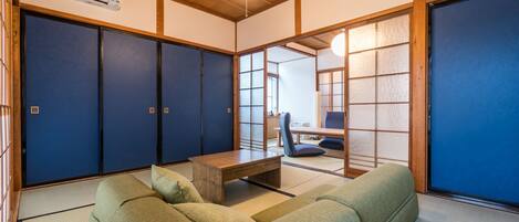 Entire House Rental | 1 bedroom, desk, iron/ironing board, free WiFi