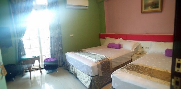 四人房 | 書桌、免費無線上網