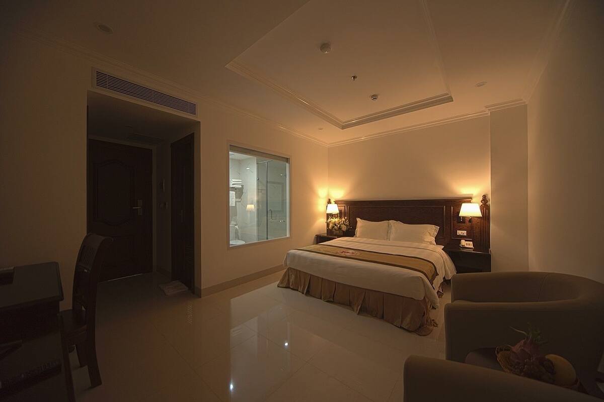 Minibar, desk, blackout drapes, soundproofing