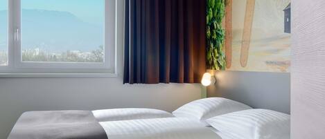 Bureau, chambres insonorisées, Wi-Fi gratuit, draps fournis