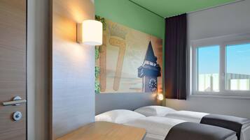 Zweibettzimmer | Schreibtisch, schallisolierte Zimmer, kostenloses WLAN, Bettwäsche