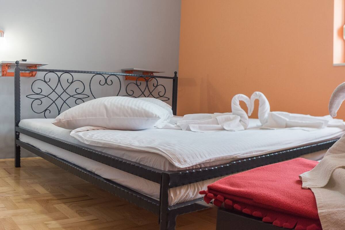 Egyptian cotton sheets, premium bedding, down duvets