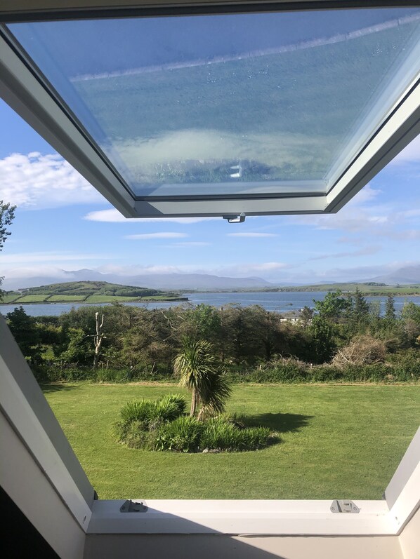 Deluxe House | 8 bedrooms, Egyptian cotton sheets, premium bedding, Select Comfort beds - Westport Coastal Lodge (Westport)