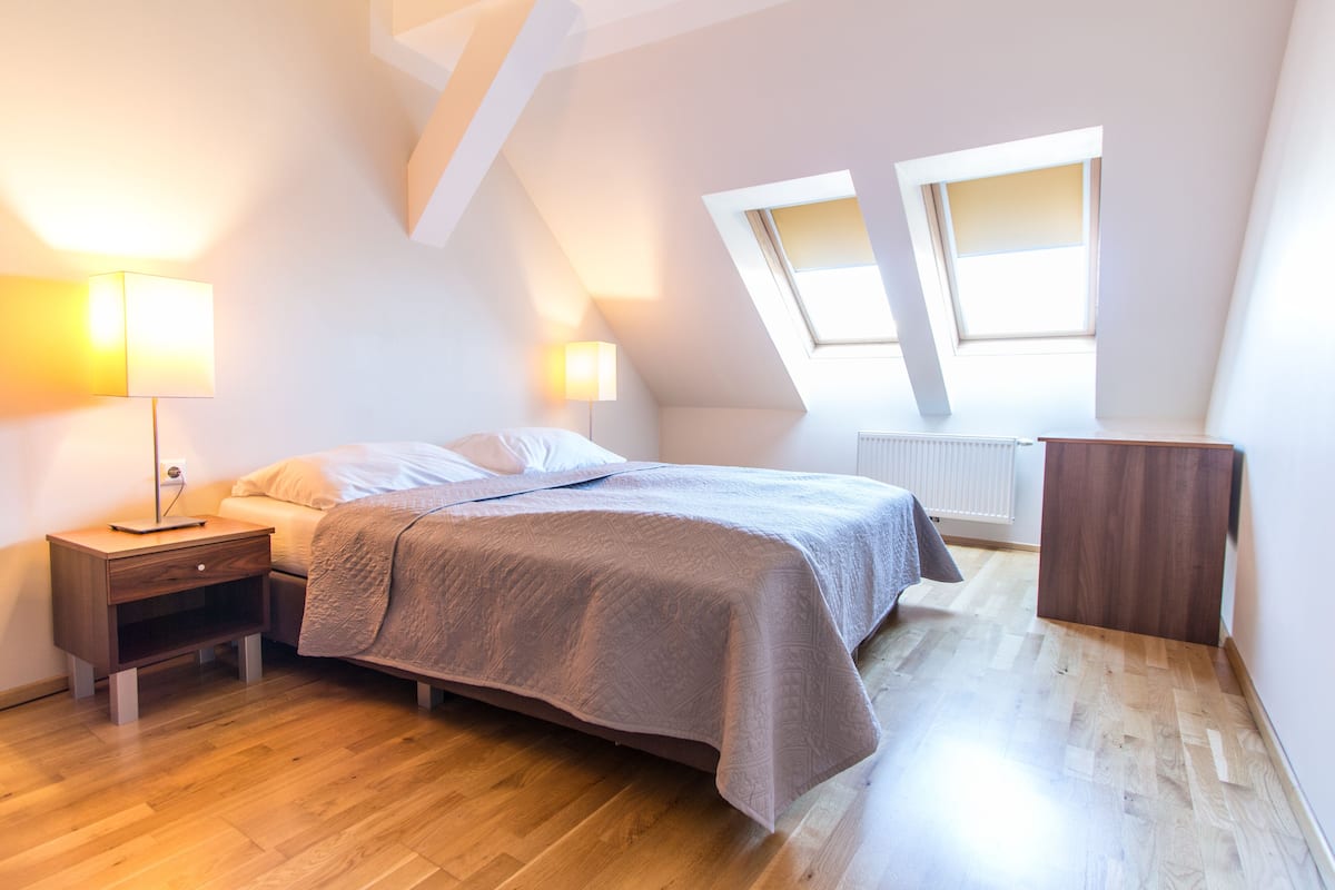 Deluxe-Apartment | 2 Schlafzimmer, Bügeleisen/Bügelbrett, kostenloses WLAN