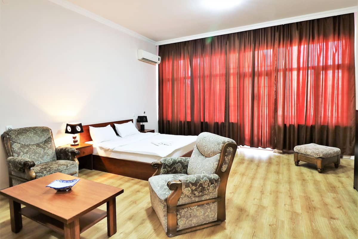 Desk, free WiFi, bed sheets