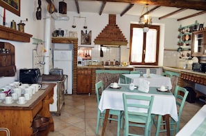Free daily buffet breakfast  - B&B Cascina Campagnola (Pozzolengo)