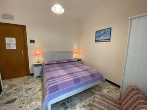 Double Room | Minibar, in-room safe, desk, cots/infant beds - Hotel San Marco (Savona)
