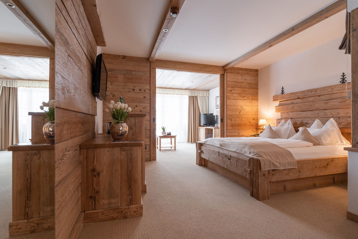1 bedroom, premium bedding, down comforters, minibar