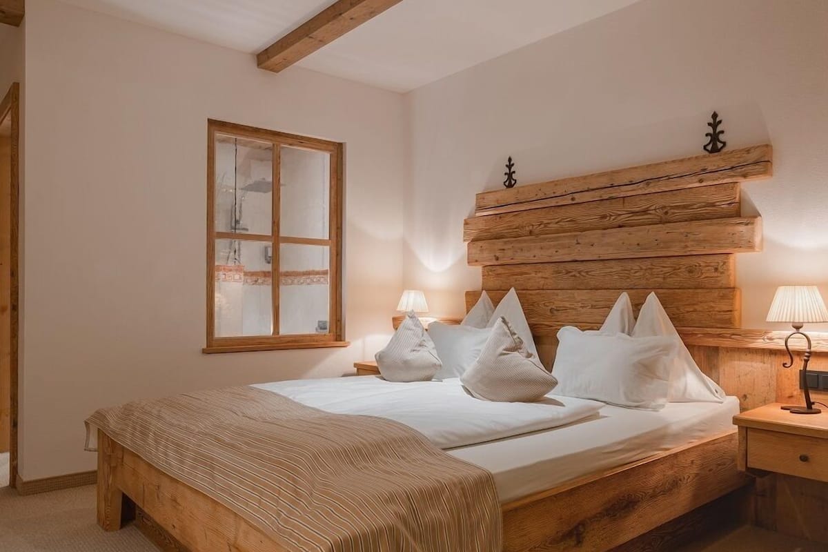 1 bedroom, premium bedding, down comforters, minibar