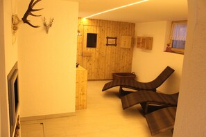 Sauna, steam room