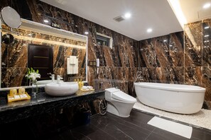 Presidential Room, Non Smoking, Bathtub | Bathroom | Separate bathtub and shower, rainfall showerhead, free toiletries