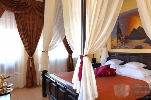 Dobbeltrom – deluxe, balkong | Minibar, individuelt dekorert, individuelt innredet og skrivebord