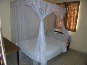 Wifi gratis y ropa de cama 