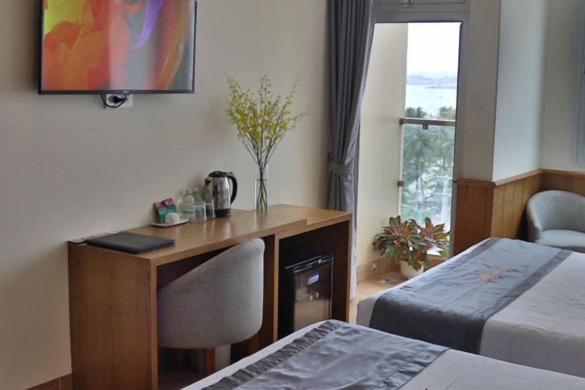 Minibar, in-room safe, desk, blackout drapes