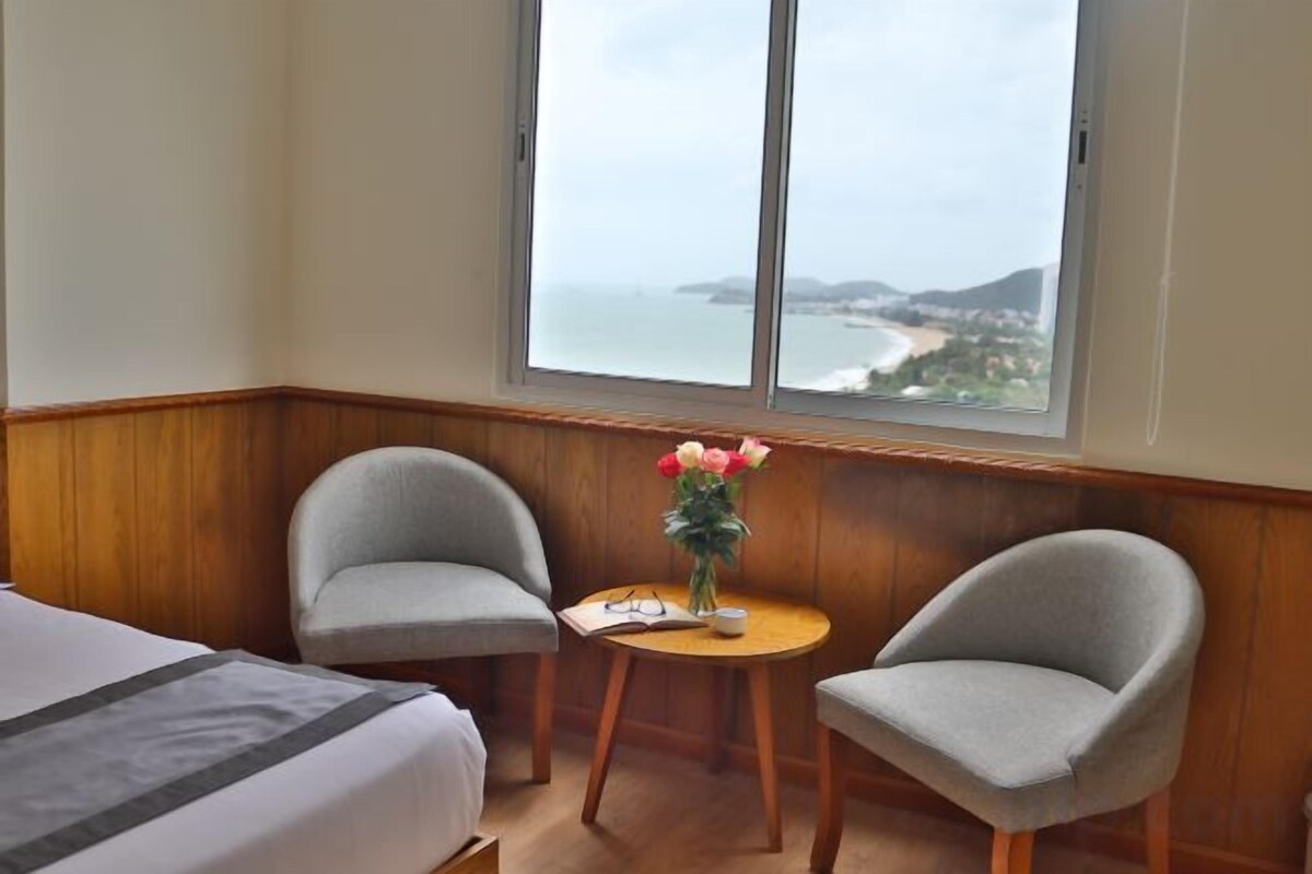 Minibar, in-room safe, desk, blackout drapes